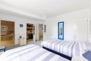 Photo 15- click for photo gallery